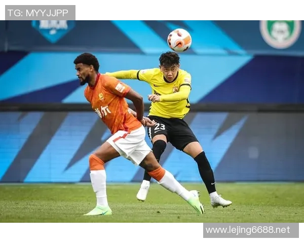 武汉足球队在足球力量排行榜中荣登第十名展现强劲实力与潜力 武汉足球队在足球力量排行榜中荣登第十名展现强劲实力与潜力